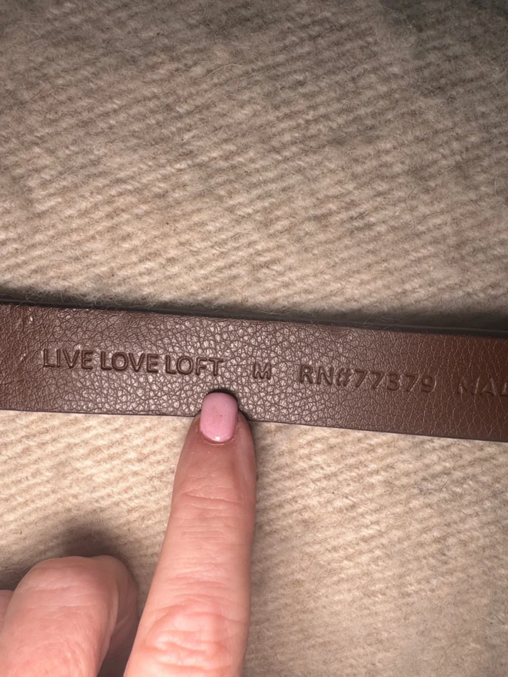 ANN TAYLOR LOFT Taupe Foiled Vegan Faux Suede Belt M Medium $50 EUC KL